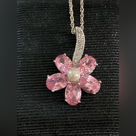Barbie Pink CZ Crystal Flower necklace with white center pearl - Picture 2 of 5